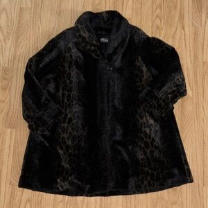 PIÉDESTAL PETITES Fur Leopard Coat